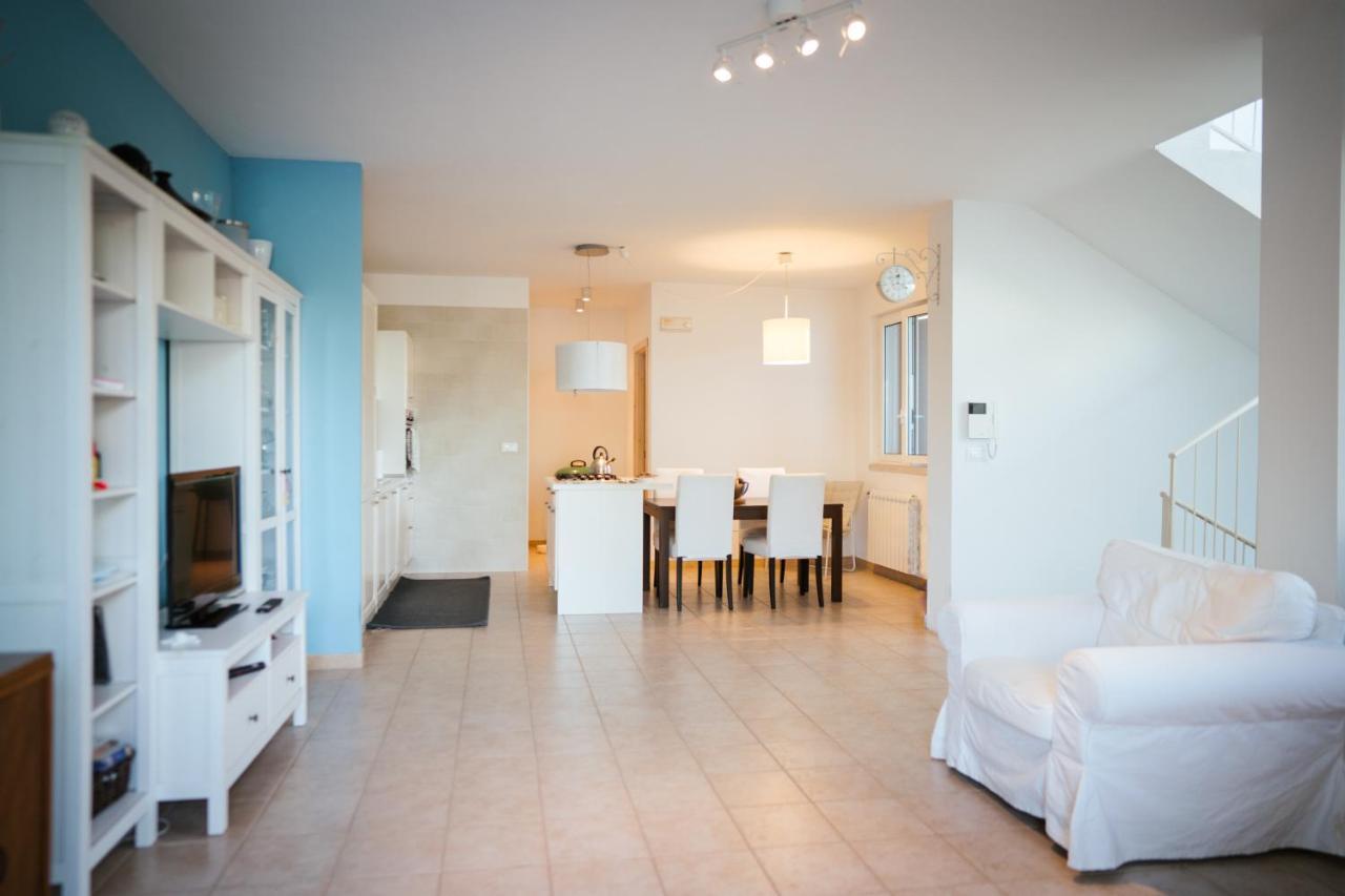Prestigiosa Villa Con Piscina Condominiale Монополи Экстерьер фото
