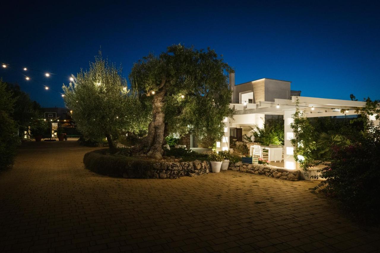 Prestigiosa Villa Con Piscina Condominiale Монополи Экстерьер фото