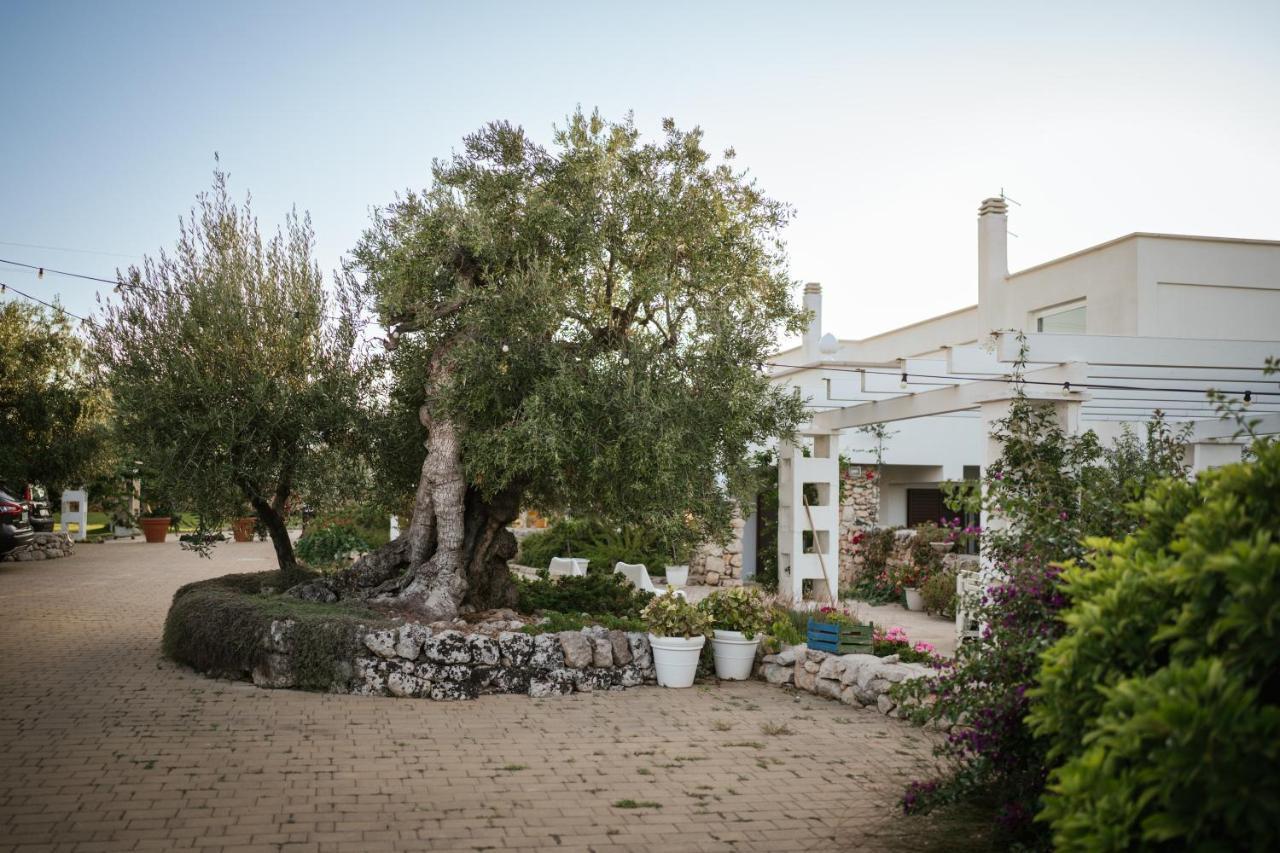 Prestigiosa Villa Con Piscina Condominiale Монополи Экстерьер фото
