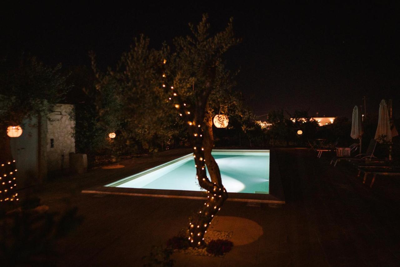 Prestigiosa Villa Con Piscina Condominiale Монополи Экстерьер фото